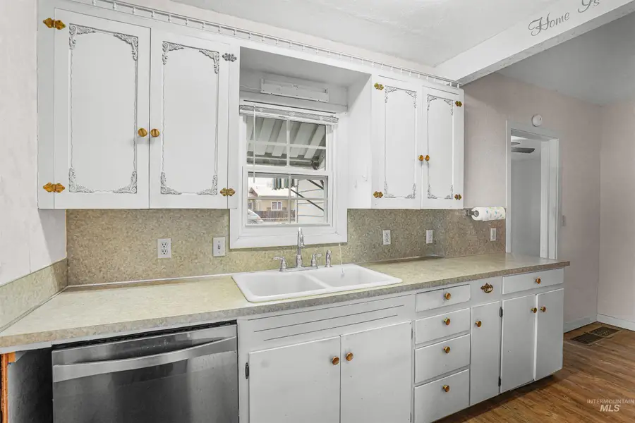 714 4th Ave East, Gooding, ID 83330 - #3