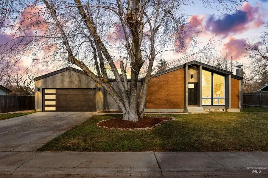 8020 Hummel Dr, Boise, ID 83709 - Image #2