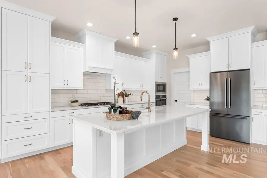 1416 N Palaestra Ave, Eagle, ID 83616 - Image #2