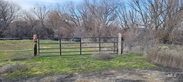 000 Crystal Ln, Wilder, ID 83676