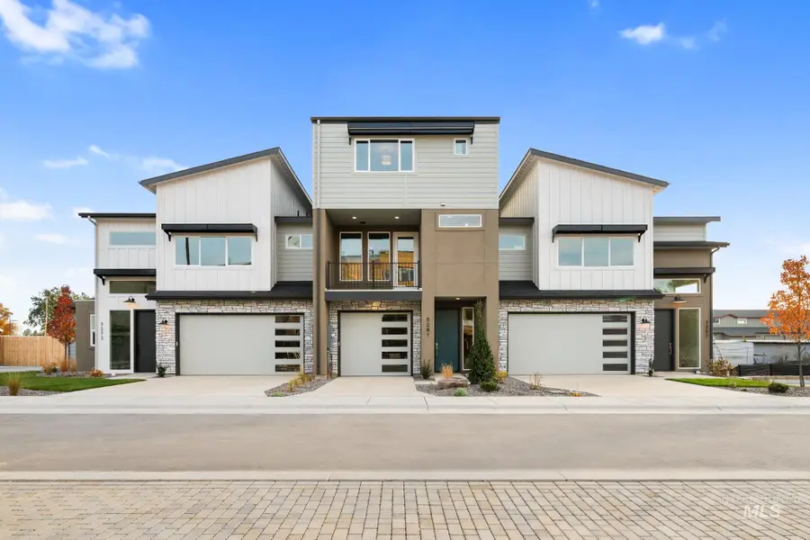 5288 N River Water Ln, Garden City, ID 83614 - Image #2