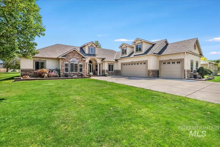 319 Clear Lake Ln, Buhl, ID 83316 - #3