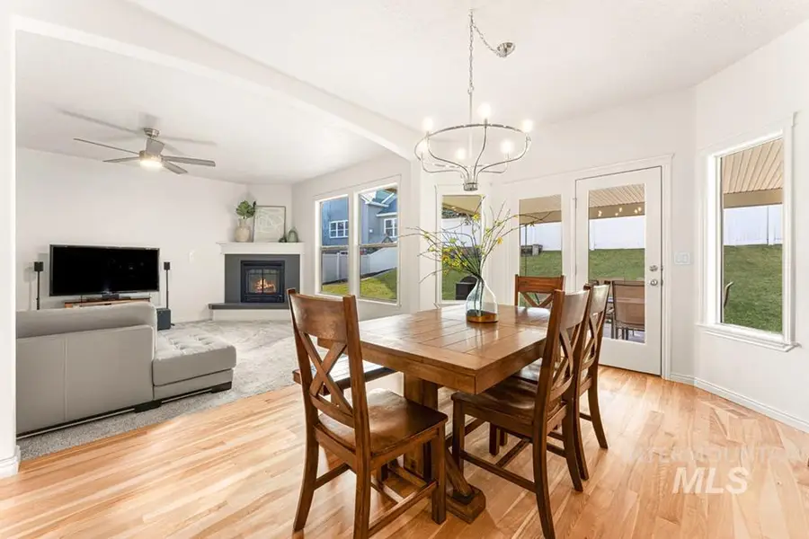 827 E Fallingbranch Ct, Meridian, ID 83642 - #3