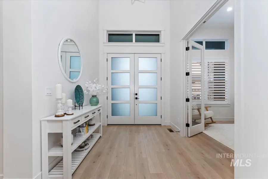 207 S Eagles Roost Way, Eagle, ID 83616 - Image #3