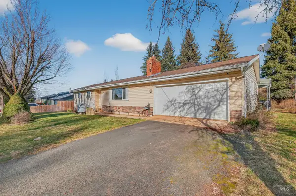 209 Walnut Dr, Potlatch, ID 83855