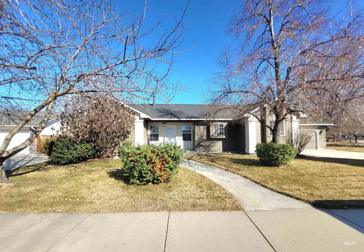 904 W Loon St, Meridian, ID 83642 - #1