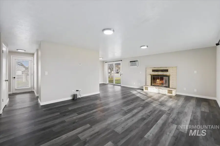 815 Ayers Ave, Fruitland, ID 83619 - Image #2