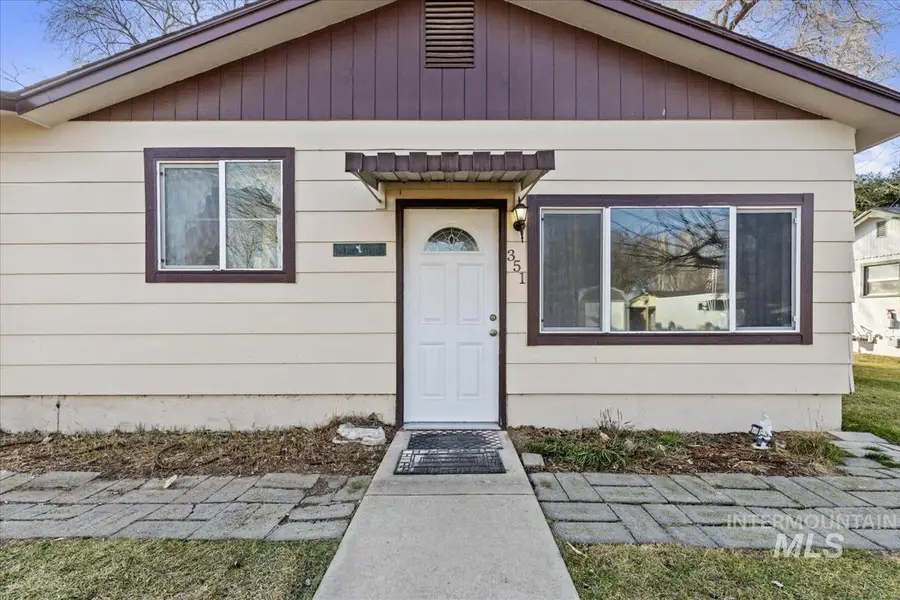 351 E 3rd St, Kuna, ID 83634 - Image #2