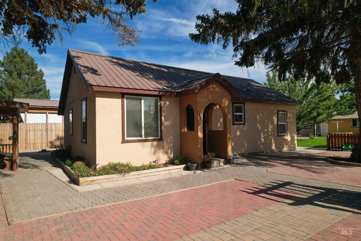147 N Wendell St, Wendell, ID 83355 - #1