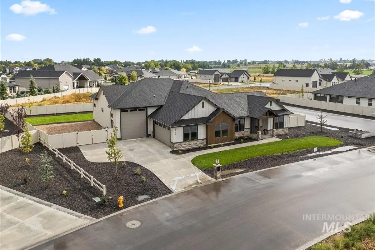 7462 E Newcastle Dr, Nampa, ID 83687 - #1