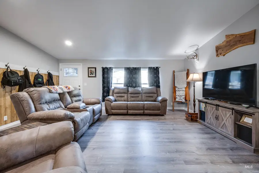 813 Bentz St, Troy, ID 83871 - #3