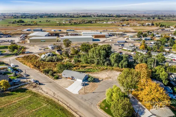 905 & 908 E Verina Circle, Parma, ID 83660