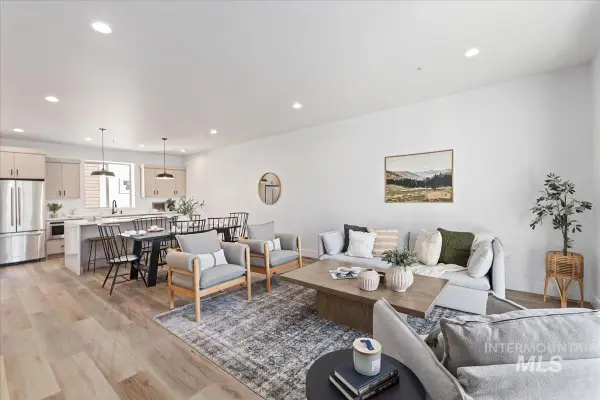 1725 S Rock View Ln #34, Boise, ID 83705