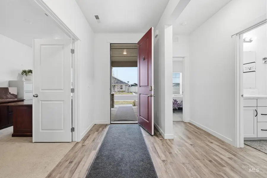 3597 E Kendrick Dr, Nampa, ID 83686 - #3