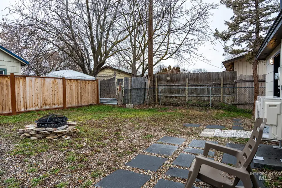 271 NW 7th Street, Ontario, OR 97914 - #2