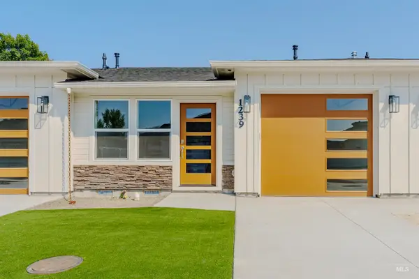 1239 Phillips Circle, Ontario, OR 97914