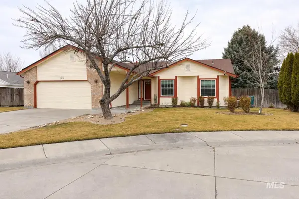 875 Eagle Court, Mountain Home, ID 83647