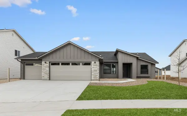 8270 E Bright Angel Dr, Nampa, ID 83687