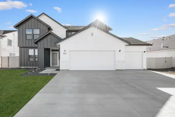 1641 Dyer St, Middleton, ID 83644