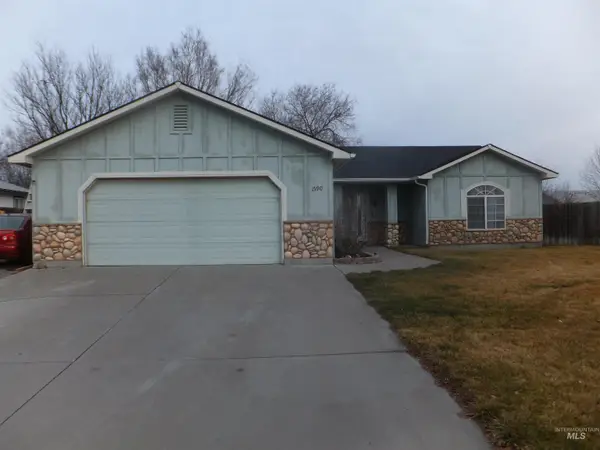 1590 Peregrine Dr, Mountain Home, ID 83647