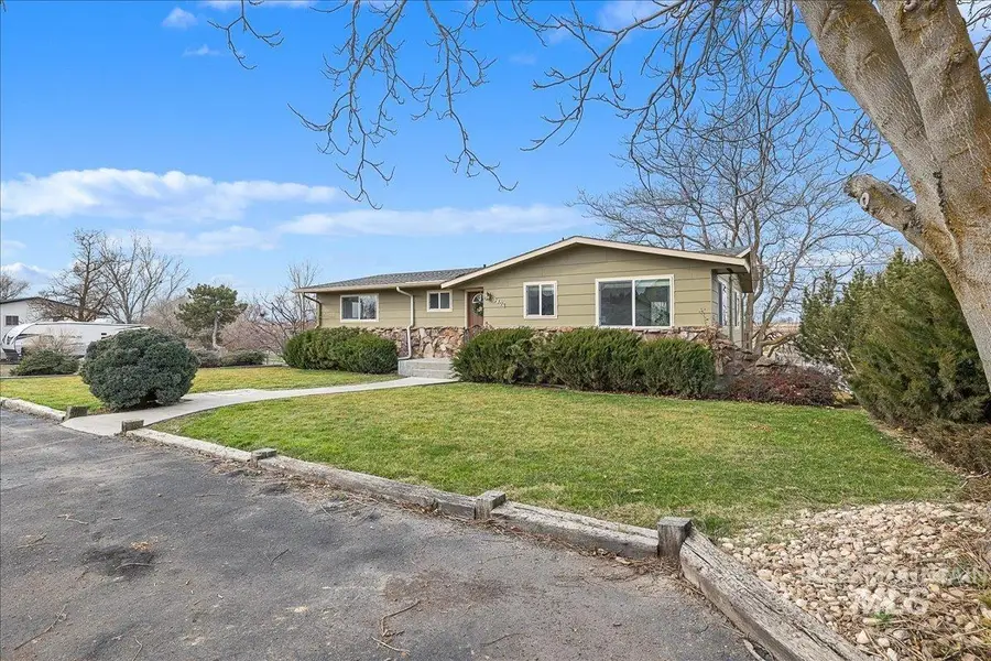 3804 Dorman Ave, Caldwell, ID 83605 - #3