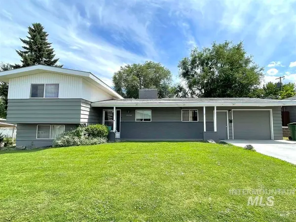 1036 SW 1st Ave, Ontario, OR 97914