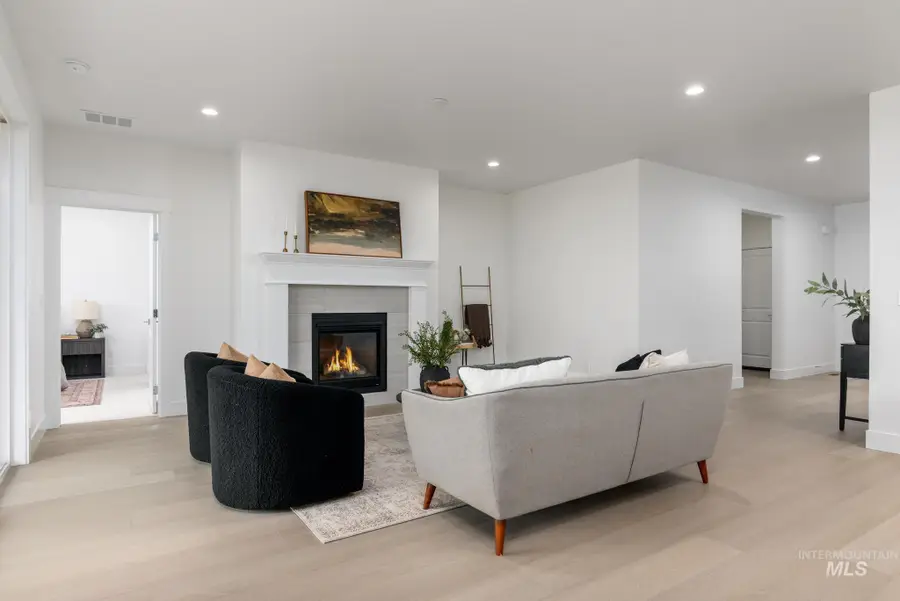 6318 W Snow Currant St, Meridian, ID 83646 - #2