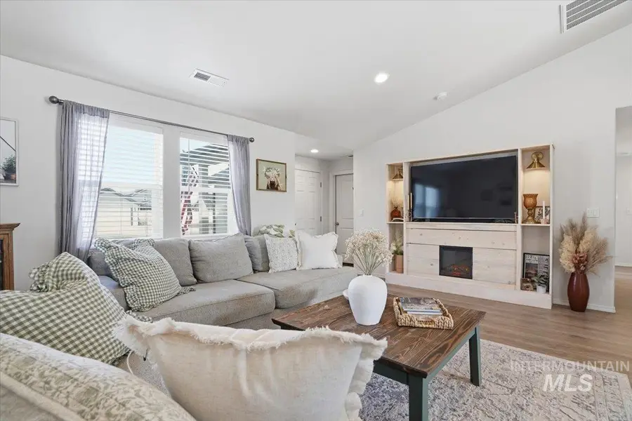 11391 Alice Springs St, Caldwell, ID 83607 - #3