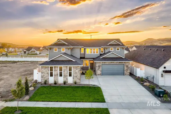 21690 Appaloosa Ave, Star, ID 83669