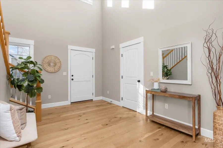 1268 W Cobblefield Ct, Meridian, ID 83646 - #3