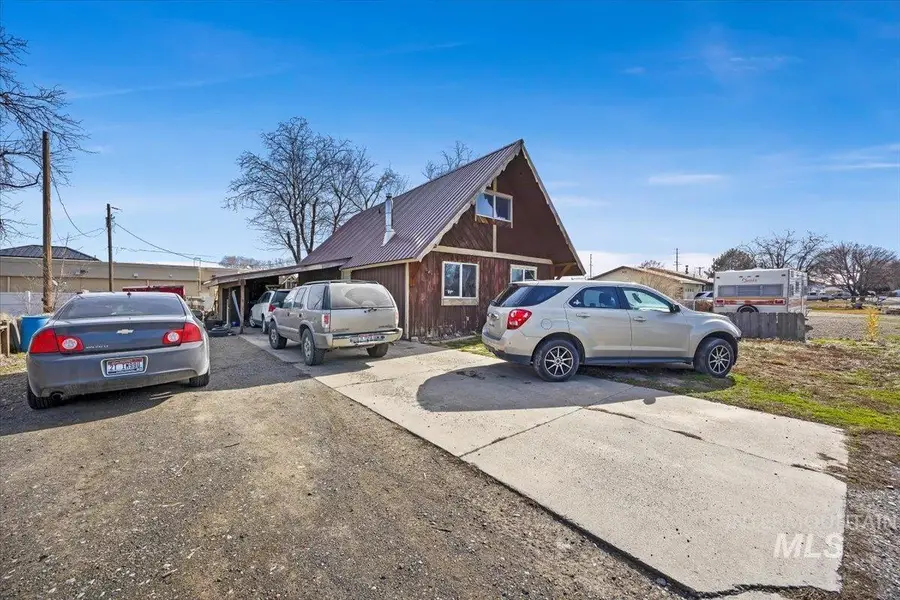 586 Bolton St, Twin Falls, ID 83301 - #3