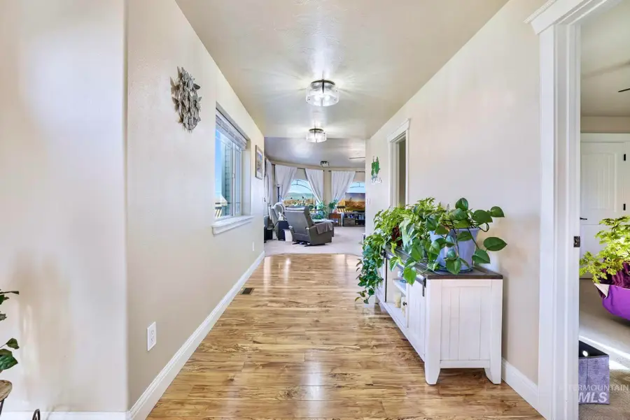 560 Riverview Drive, Gooding, ID 83330 - #2