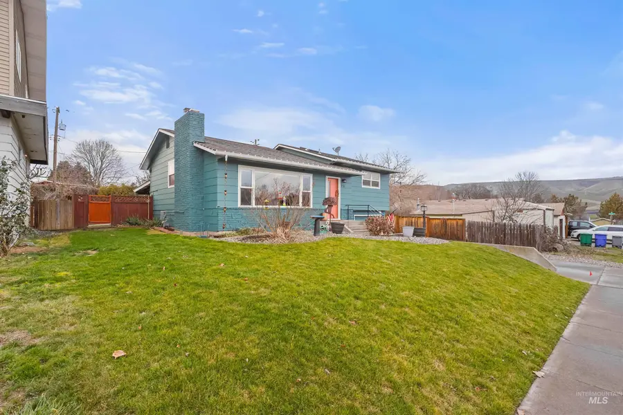 916 29th St., Lewiston, ID 83501 - #2