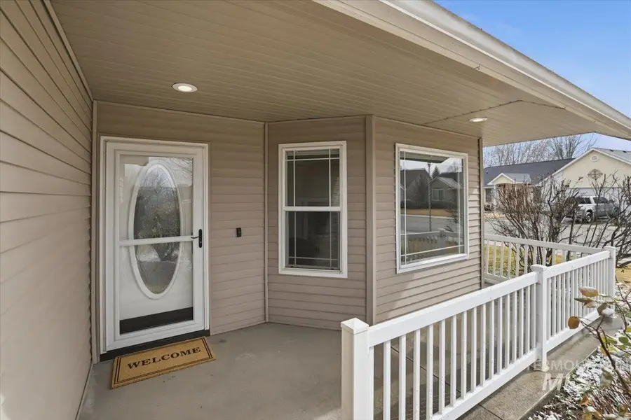 446 W Sedgewick Dr, Meridian, ID 83646 - #2