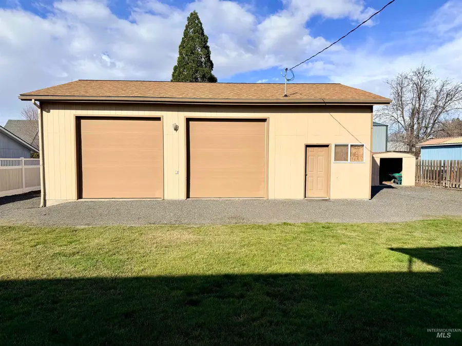 407 Linden Dr, Lewiston, ID 83501 - #3