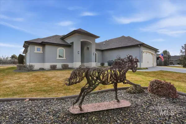 11887 W Pinewood River Lane, Star, ID 83669