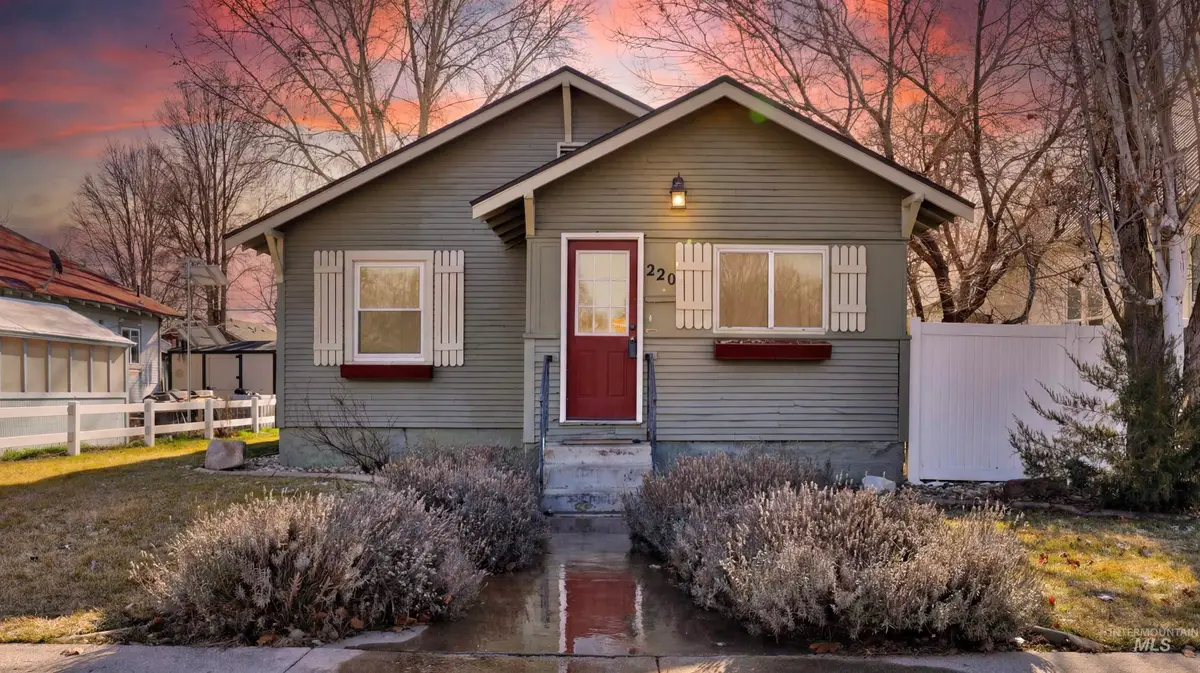 220 17th Ave S, Nampa, ID 83651 - #1