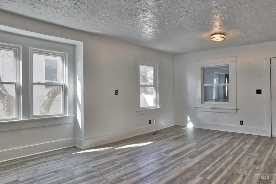 220 17th Ave S, Nampa, ID 83651 - #3