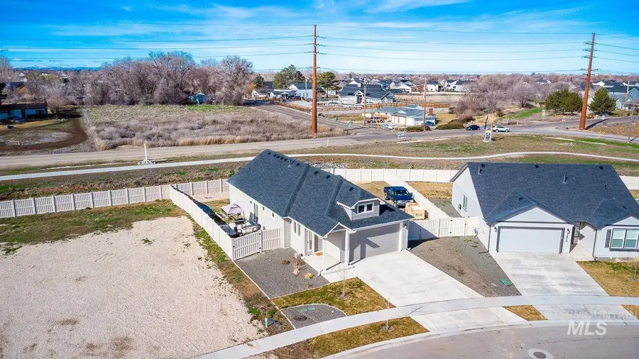 3995 S Quilt Ave, Nampa, ID 83687 - #3