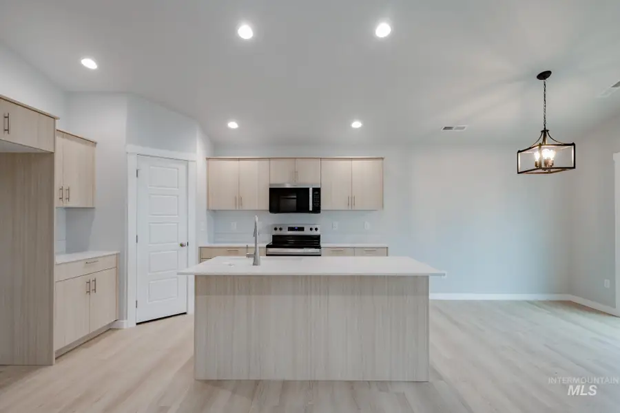 3680 W Amapola Dr, Meridian, ID 83642 - #3