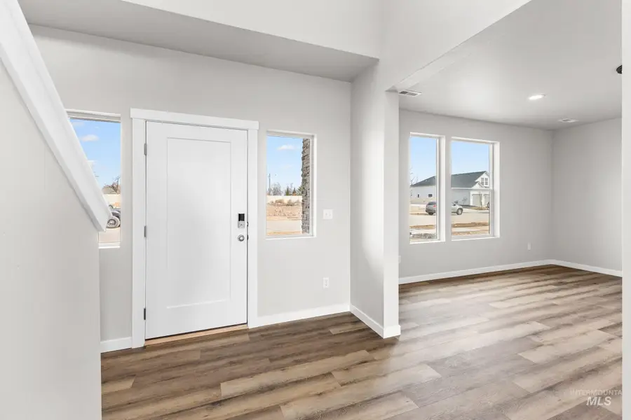 1063 W Cub River Dr, Meridian, ID 83642 - #2