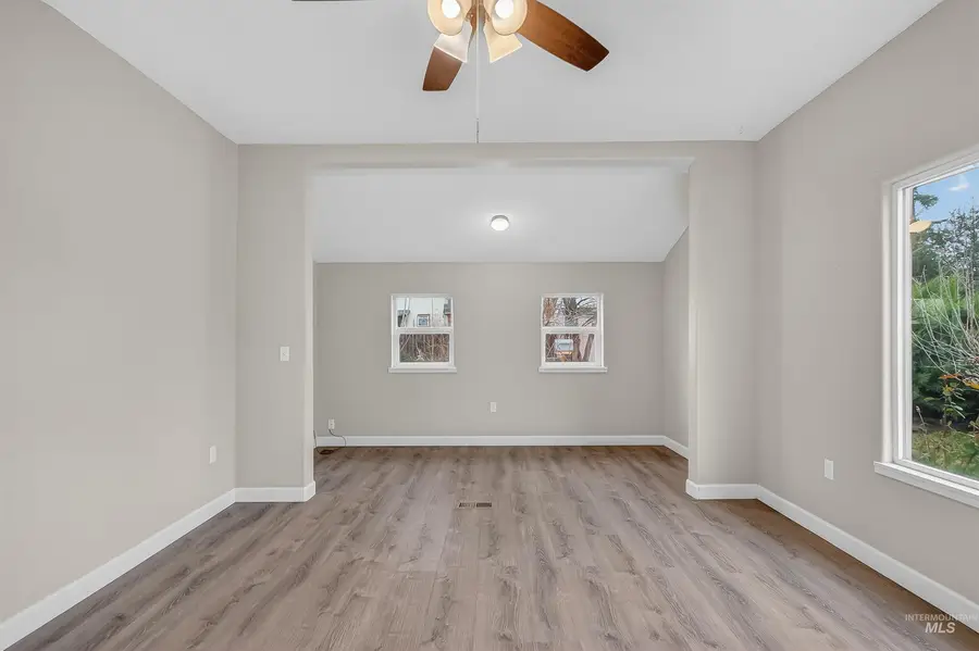 833 8th St, Clarkston, WA 99403 - #3