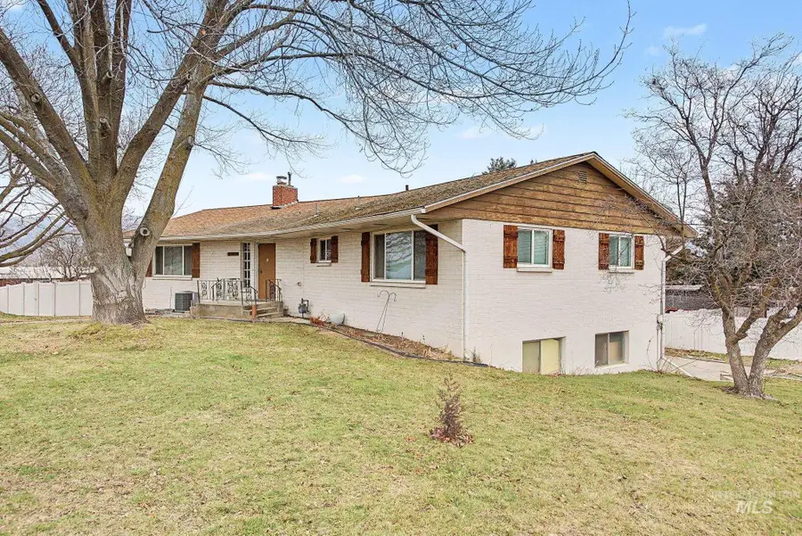 2715 Sunset Drive, Lewiston, ID 83501 - #2