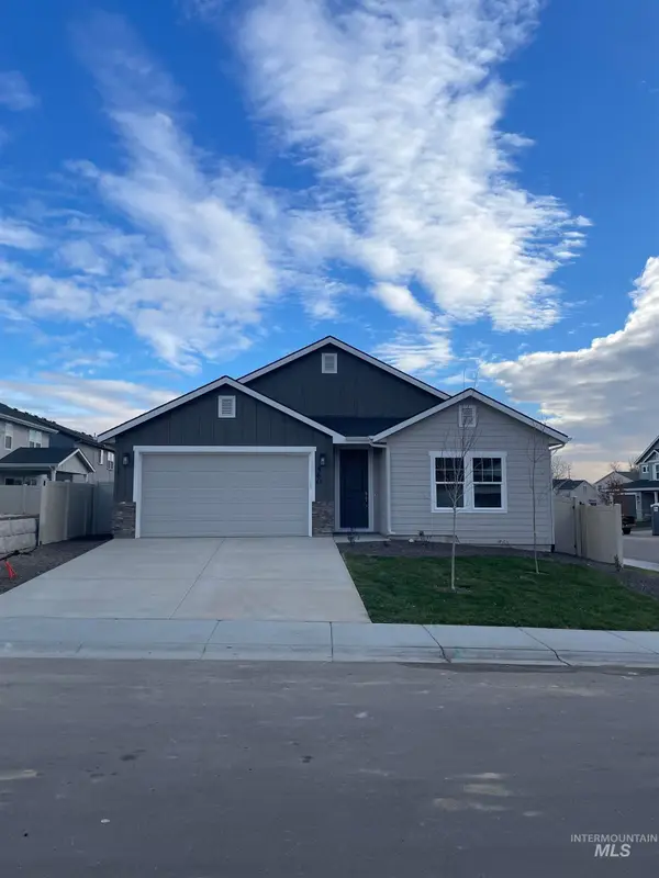 498 S Bobby Way, Kuna, ID 83634