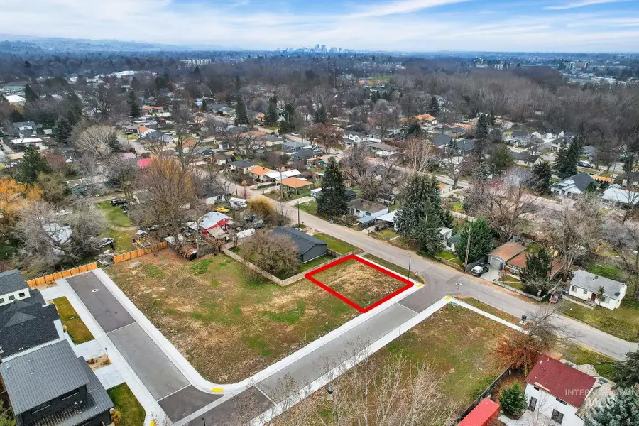 3002 N Water Run Ln, Boise, ID 83703 - #3