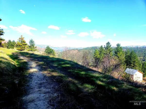 23 Golden Grade Rd, Boise, ID 83716