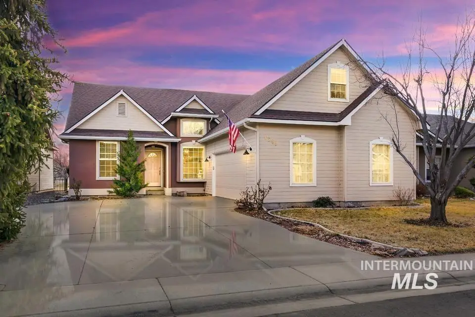 6889 E Greens Dr, Nampa, ID 83687 - #1