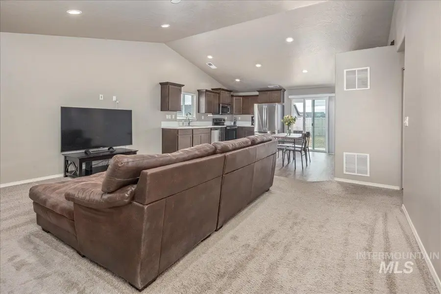 1512 White Fish Lake St, Caldwell, ID 83607 - #2