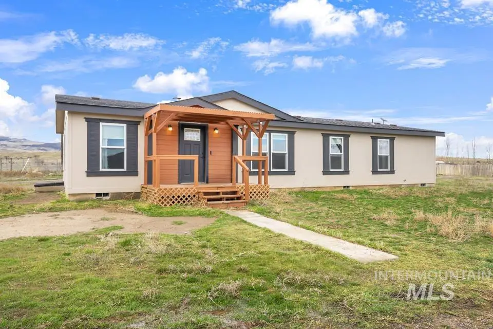 9446 Wright Rd, Melba, ID 83641 - #1