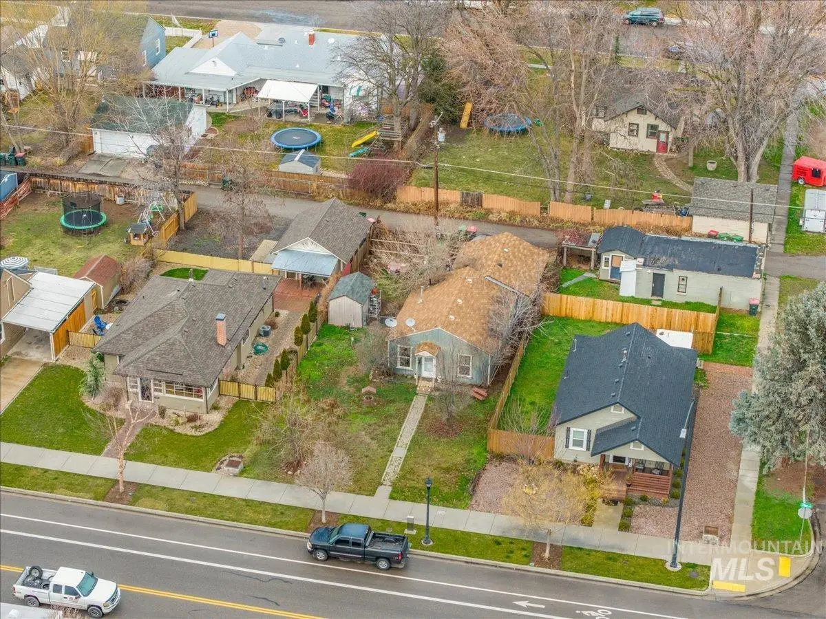 432 E Pine, Meridian, ID 83642 - #1